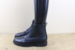 New Vince Boots Womens 9.5M Black Leather Combat Lace Up Rae Ankle Shoes